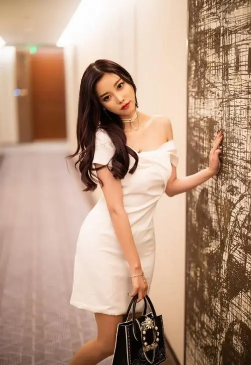 白丝女仆被强扒内裤,117分钟,4K,无删减免费在线观看