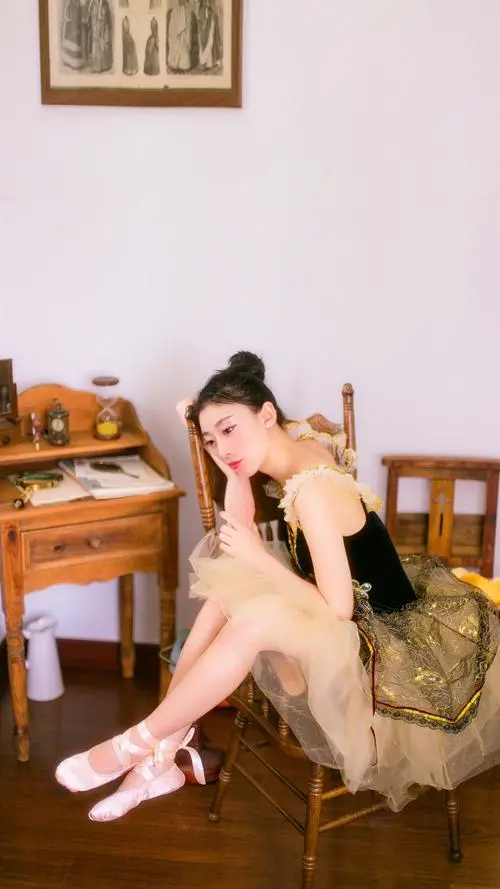 嫩模给富二代当精盆,在线,院线同步版,在线播放,HD官方发行版